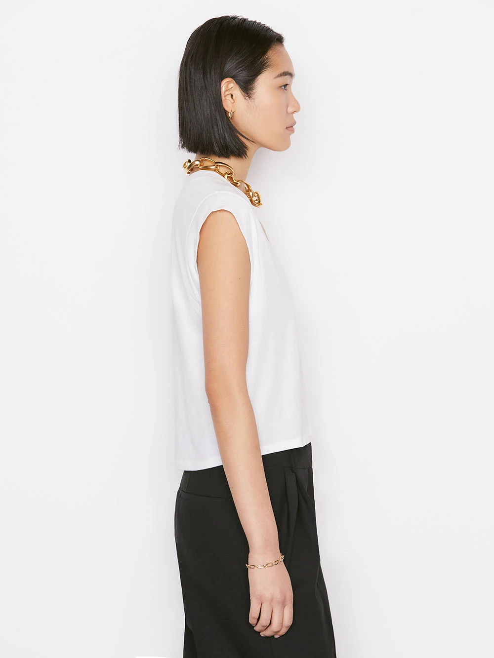 Le High Rise V Neck Tee -- Blanc 8 Le High Rise V Neck Tee -- Blanc - Image 6