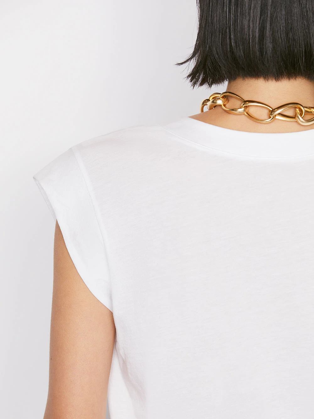 Le High Rise V Neck Tee -- Blanc 7 Le High Rise V Neck Tee -- Blanc - Image 5