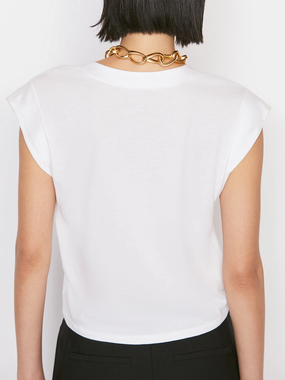 Le High Rise V Neck Tee -- Blanc 5 Le High Rise V Neck Tee -- Blanc - Image 3