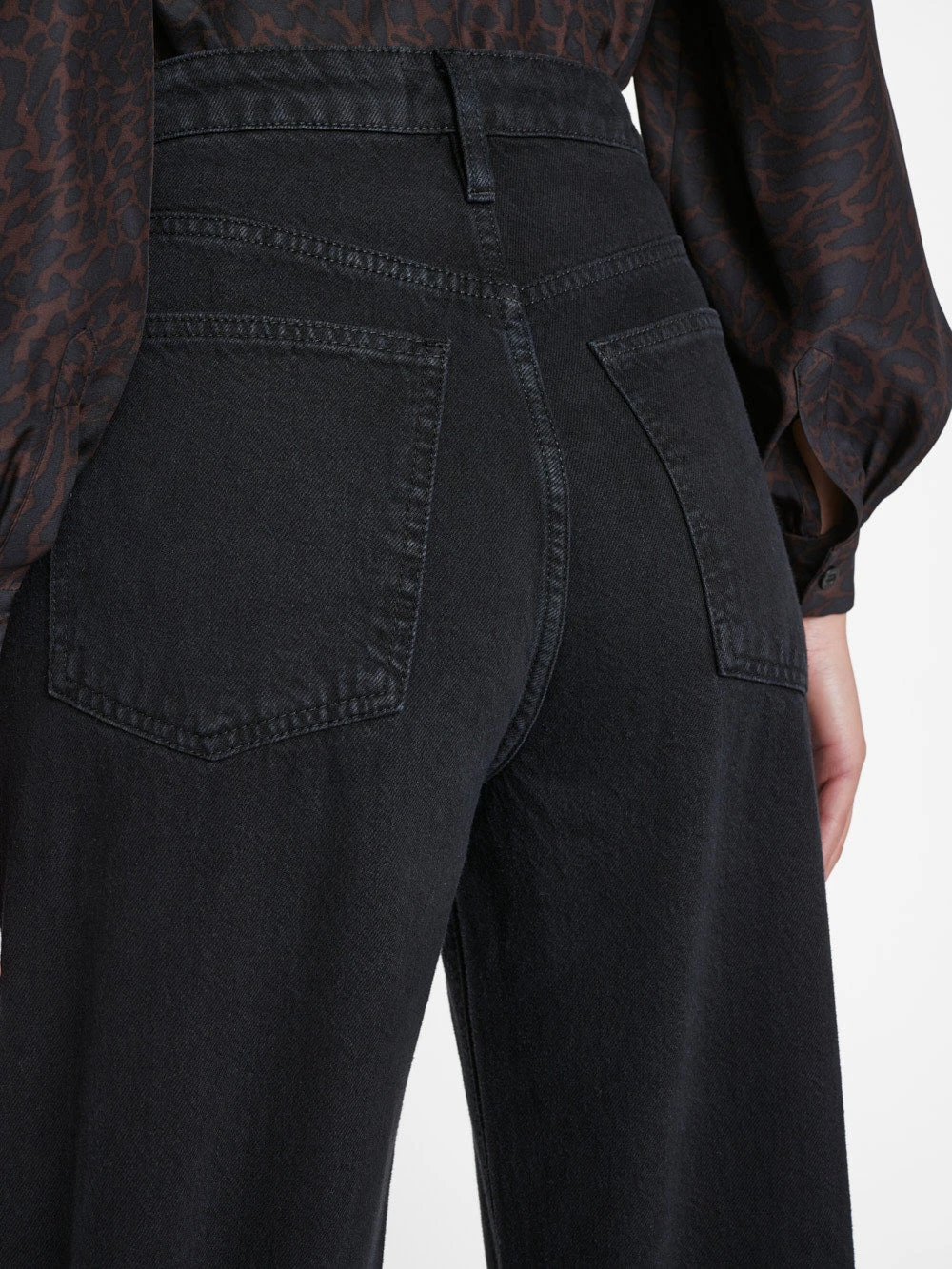 Extra Long Barrel -- Film Noir 6 Extra Long Barrel -- Film Noir - Image 4