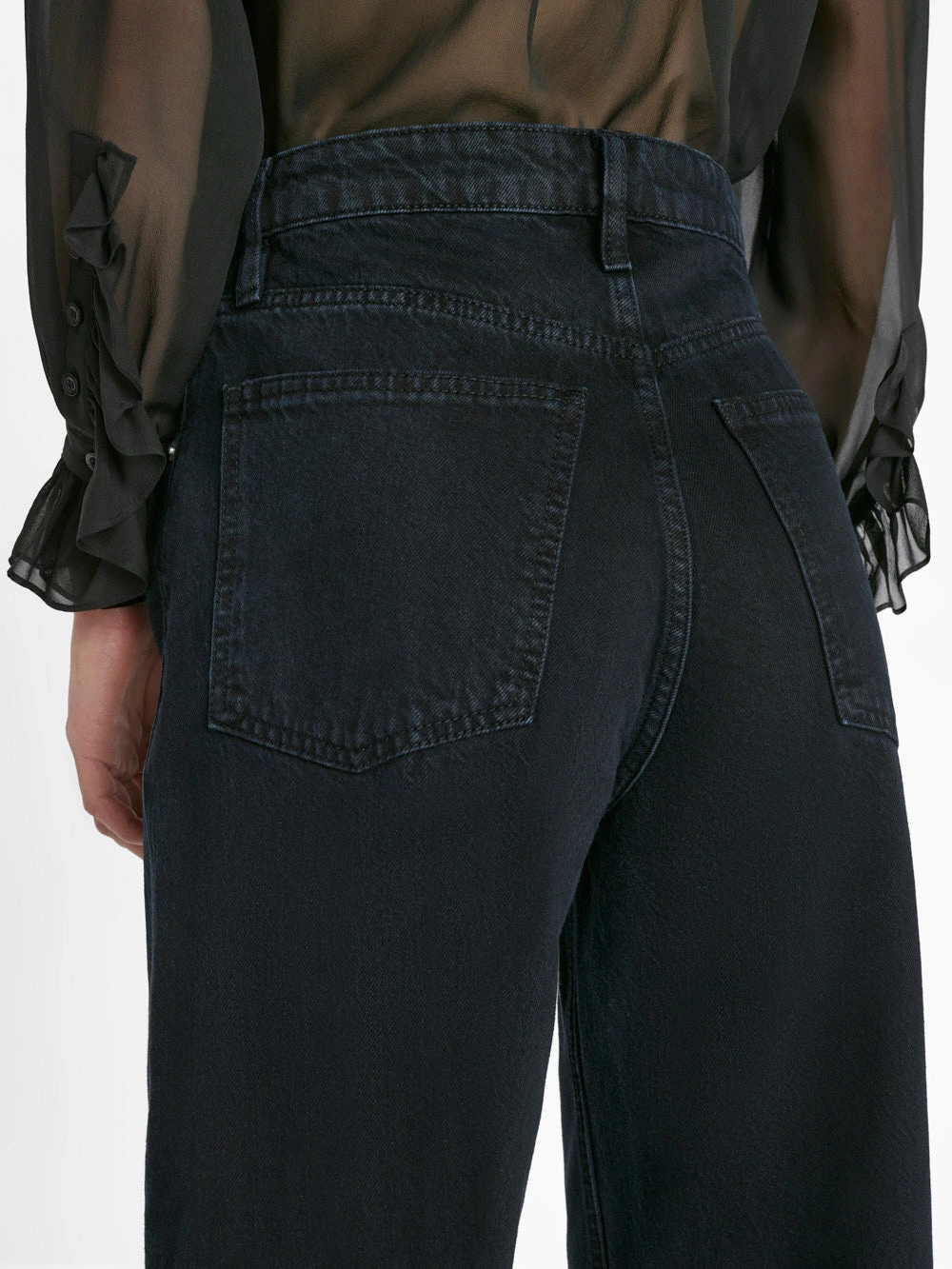 Long Barrel -- Film Noir 5 Long Barrel -- Film Noir - Image 3