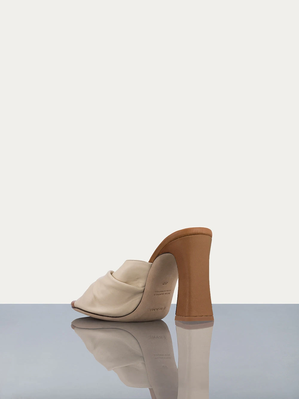 Le Carver Pump -- Bone 5 Le Carver Pump -- Bone - Image 3