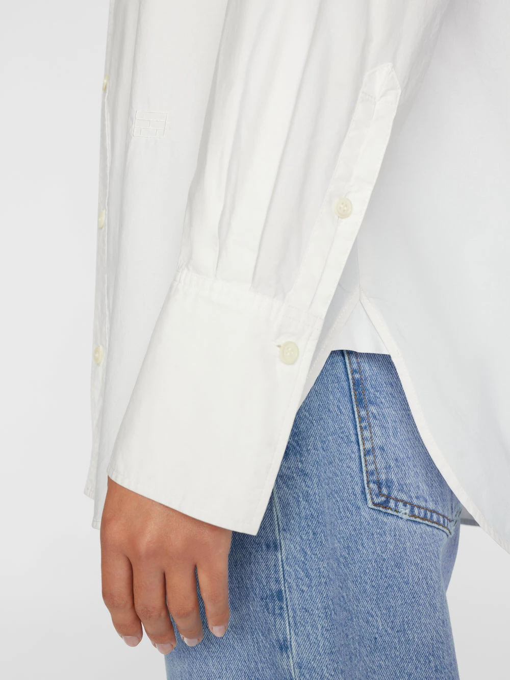 The Oversized Shirt -- Blanc 8 The Oversized Shirt -- Blanc - Image 6