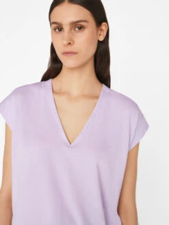 Le Mid Rise V Neck Tee -- Lilac -Chic Attire Store LWTS0826 LILAC FRSU23EC II WOMENS DAY 02 0791HR