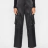 Relaxed Straight Cargo -- Noir 2 Relaxed Straight Cargo -- Noir -Chic Attire Store LWWB0852 NOIR FRW22EC WOMENS DAY 02 0023HR